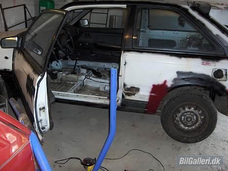 Mazda 323 1.6i gt (folkeracer) - under opbygning billede 3