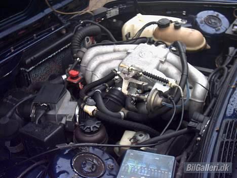 BMW 320 i SOLGT billede 4