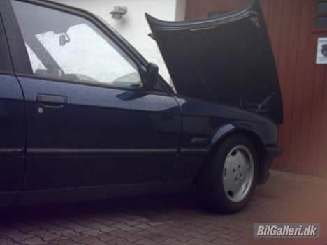 BMW 320 i SOLGT billede 6