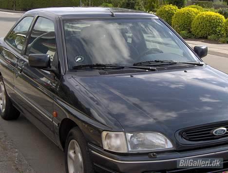 Ford escort clx 1.8i billede 1
