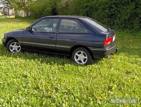 Ford escort clx 1.8i billede 2