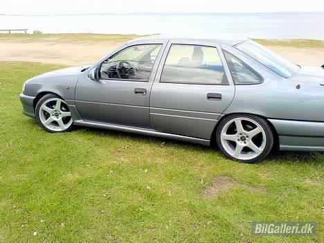 Opel Vectra A 2.0i 16V "SOLGT" billede 2