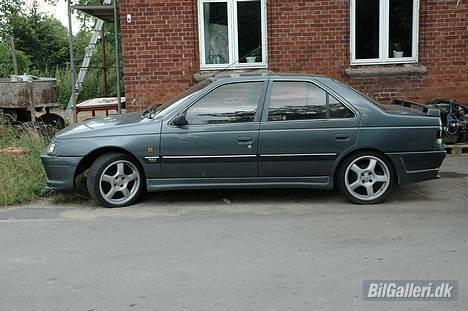 Peugeot 405 SRDT-Totaltskadet :( - Et billede fra siden, hvem sagde at en gammel dieselbil ikke kan være pæn? billede 5