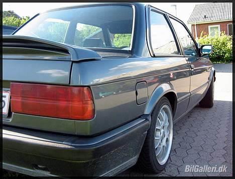 BMW E30 320i SOLGT billede 6