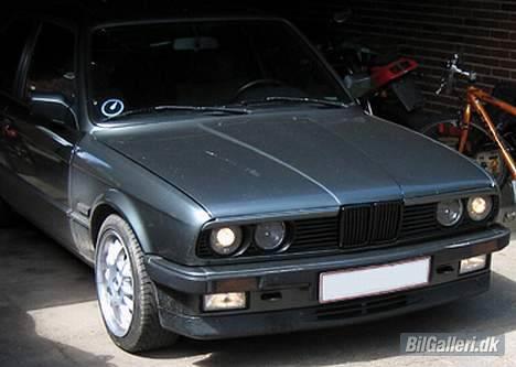 BMW E30 320i SOLGT billede 7