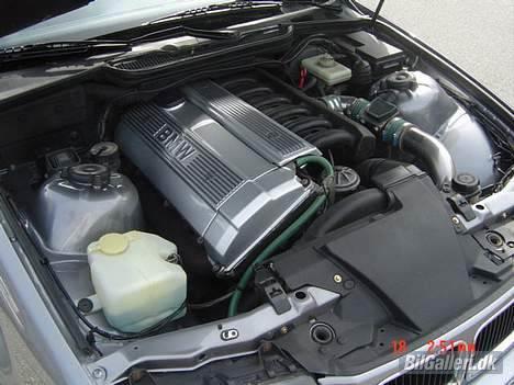 BMW 320 turbo *solgt* billede 15