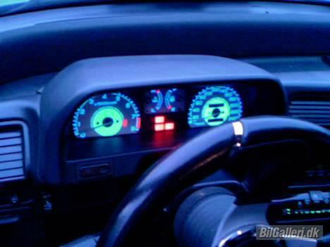 Honda CRX *SOLGT* :( - Nye plasmaurskiver sat i idag d. 21-06/2006. Passer ikke 100% med skruerne og hullerne, men går jo nok :) billede 19