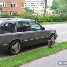 Mercedes Benz 300 td Solgt