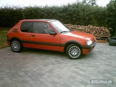 Peugeot .205 GTI billede 1