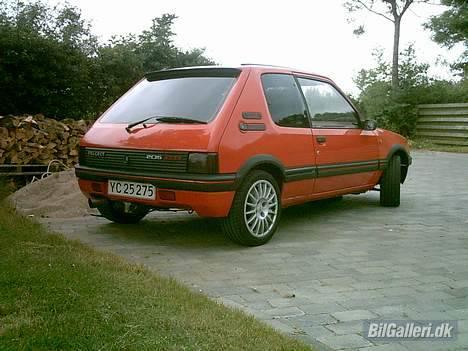 Peugeot .205 GTI billede 2