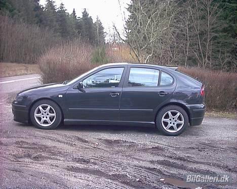 Seat Leon TDI *SOLGT* - Gammel billed af dytten med vinterdæk på.. billede 5