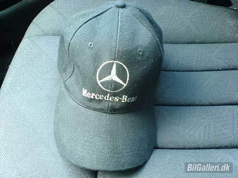 Mercedes Benz E300 d - Lige en af kasketten billede 8