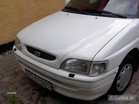 Ford Escort SOLGT billede 3