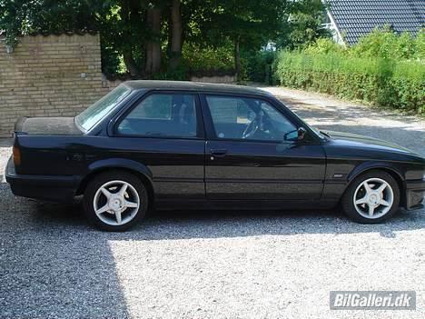 BMW E30 325i - Er det bare mig eller er det et tidløst design ? ^^ billede 4