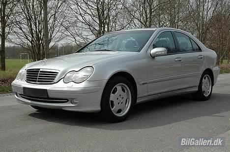 Mercedes Benz C200 Kompressor - Med standard mercedes fælge på :-( billede 3