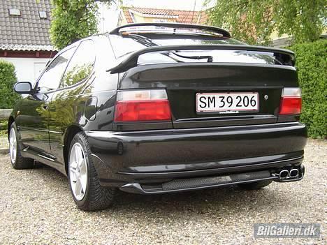 Toyota corolla solgt - Første billede bagfra efter lang tid i garage. ombygning billede 2