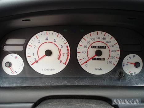 Toyota corolla solgt - plasma urskiver fra /www.astina.dk/ billede 8