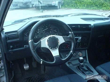 BMW 325i SOLGT billede 2