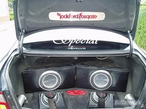 Toyota Carina E   (SOLGT) - Sådan ser et rigtig bagagerum ud. billede 1