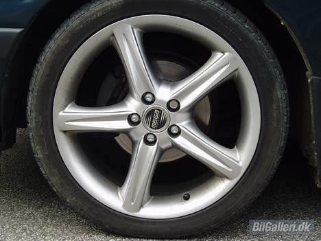 Toyota Carina E   (SOLGT) - 17" alu ruller billede 3