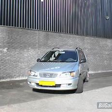 Toyota Sportsvan 2,2 TD (solgt)