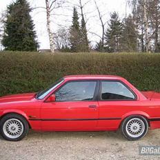 BMW 320i E30 Solgt