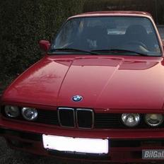 BMW 320i E30 Solgt