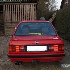 BMW 320i E30 Solgt