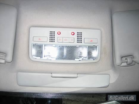 VW Golf 4 -Solgt- - W8 loftbelysning med rødt lys, skifter i styrke sammen med spedo-lyset billede 9