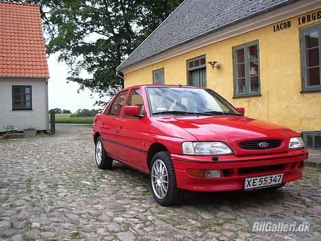 Ford Escort 1,8i Sport *solgt* billede 5