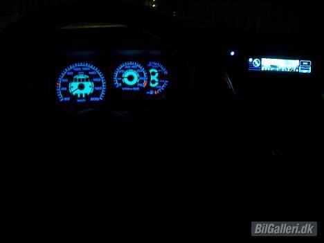 VW Polo Coupé SOLGT - Plasmaurskver i mørket billede 8