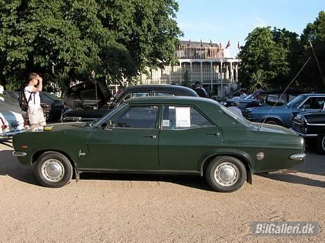 Vauxhall Victor FD 1600 Super - Til udstilling på plænen i Tivoli, København. Få har haft deres vogn udstillet dér!!!! *S* billede 6