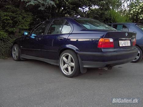 BMW E36 320I    SOLGT billede 1