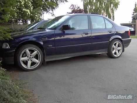 BMW E36 320I    SOLGT billede 2