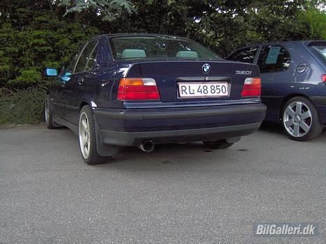 BMW E36 320I    SOLGT billede 3