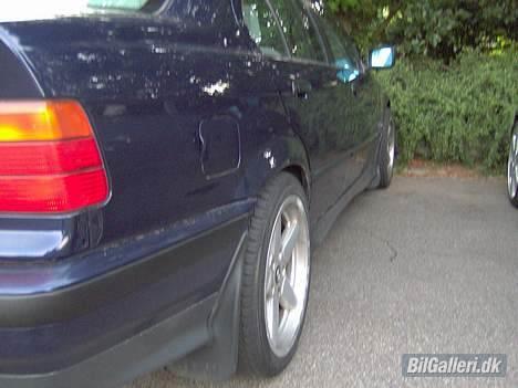 BMW E36 320I    SOLGT billede 8
