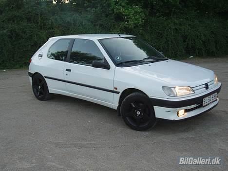 Peugeot 306 1,6 XS (SOLGT) - Selvom at bilen er fra 1995 sys jeg stadigvæk at designet holder billede 1