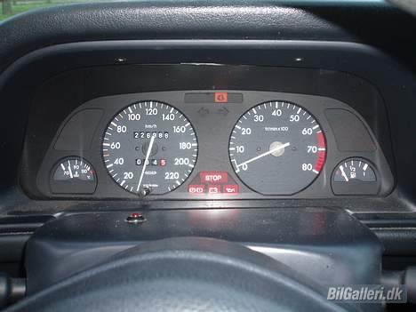 Peugeot 306 1,6 XS (SOLGT) - Ja den har da efterhånden kørt et par kilometer men den kører sku rigtig godt alligevel billede 6