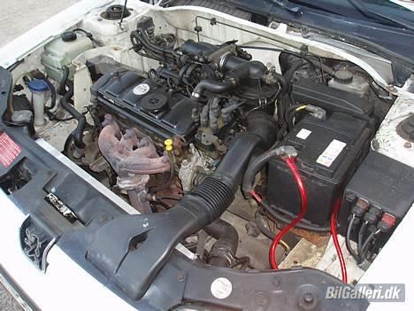 Peugeot 306 1,6 XS (SOLGT) - Kraftværket... jeg har et K&N filter liggende men jeg ved ikke helt om jeg vil montere det billede 7