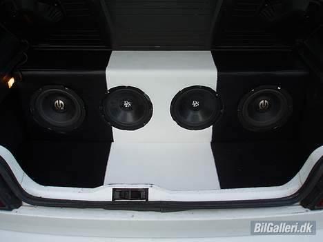 Peugeot 306 1,6 XS (SOLGT) - begagerummet er godt fyldt op... men der er dog plads til mit golfsæt og det er jo vigtigt billede 11