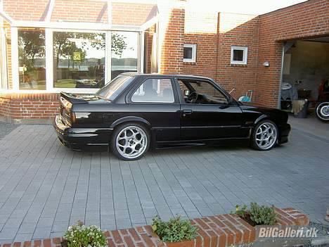 BMW 320i -ETA billede 1