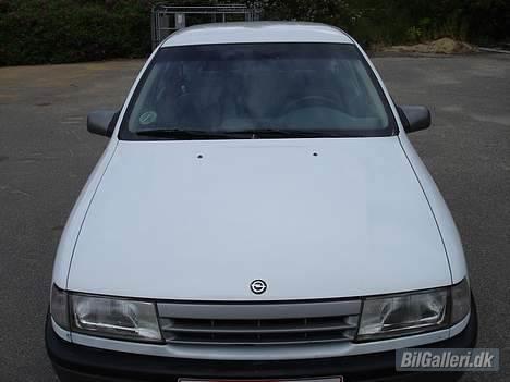Opel Vectra A .::DØD::. - Bilen Forfra  billede 1