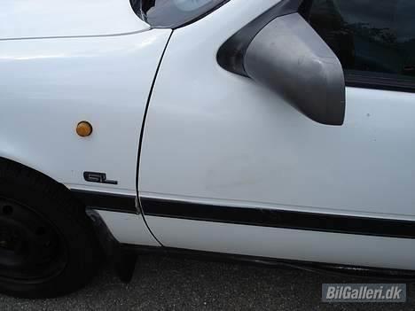 Opel Vectra A .::DØD::. - Mere lappe arbejde fra tidligere ejer billede 7