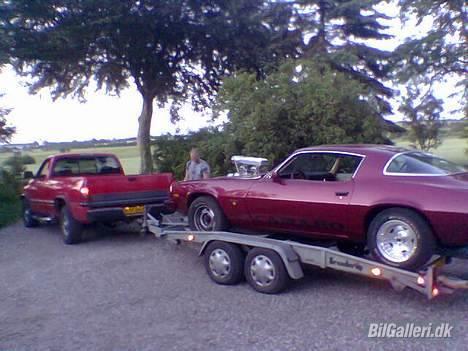 Dodge Ram 2500 SLT--SOLGT--- - Tommy AkA "stelkabel" s Camaro bagefter på en Autotrailer billede 10