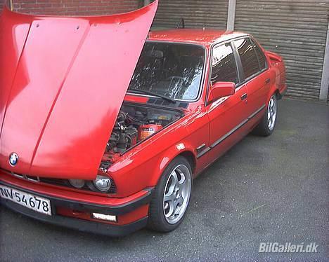 BMW E30 320i - D16/8-06 Med de nye (brugte) fælge 7,5x16 Borbet t billede 1