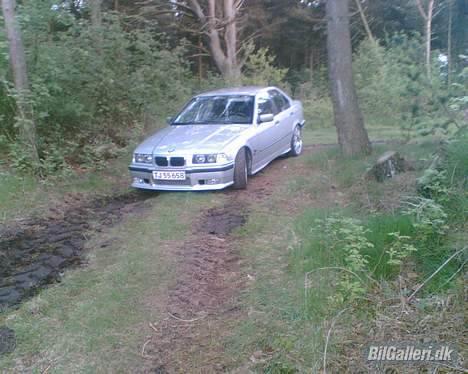 BMW 325i Solgt billede 2