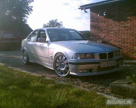 BMW 325i Solgt - Uden dåsepilsnere billede 5