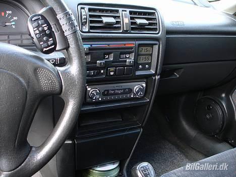 Opel Vectra A // SOLGT - Pioneer DEH-P77MP og James Bond fjernbetjening til at skyde misiler :D billede 12