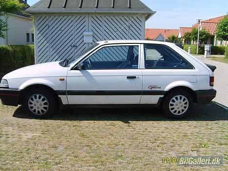 Mazda 323 BF *Skrottet* - billedet er fra sommeren 2006 billede 2