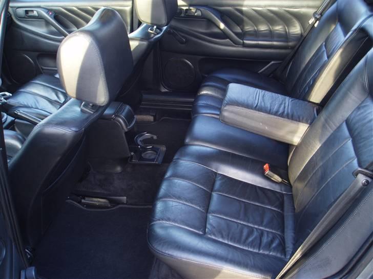 VW Passat TDI STC. GT - bagsæde  med armlæn og original kopholder billede 5